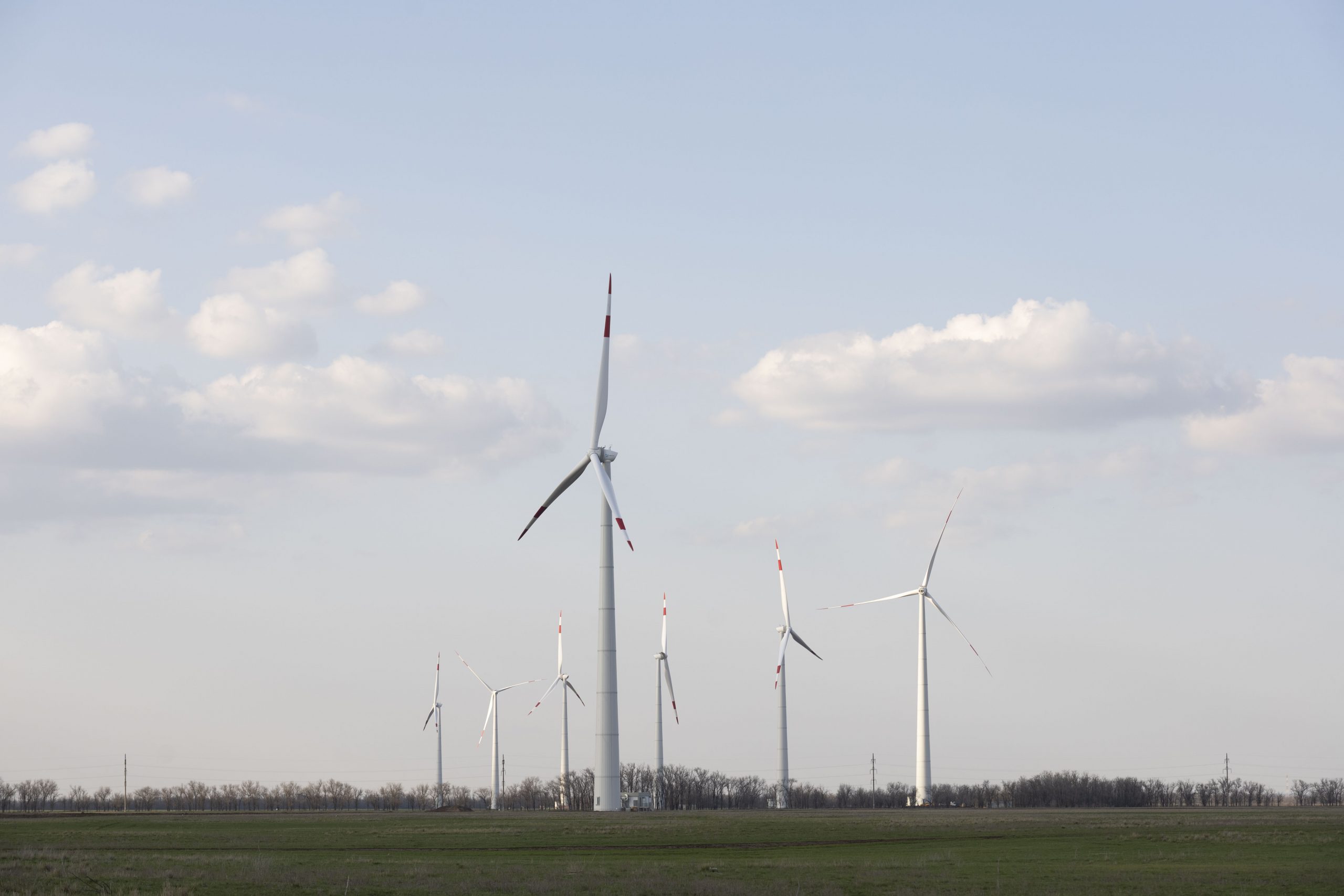 NovaWind A.Ş, Marchenkovskaya Rüzgâr Çiftliği’ndeki 48 rüzgar türbininin montajını tamamladı