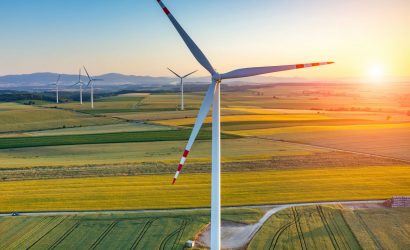 1657038452_220706___Bir_Ru__zgar_Tu__rbini_5.000_Hanenin_Elektrig__ini_Kars____l__yor_2_