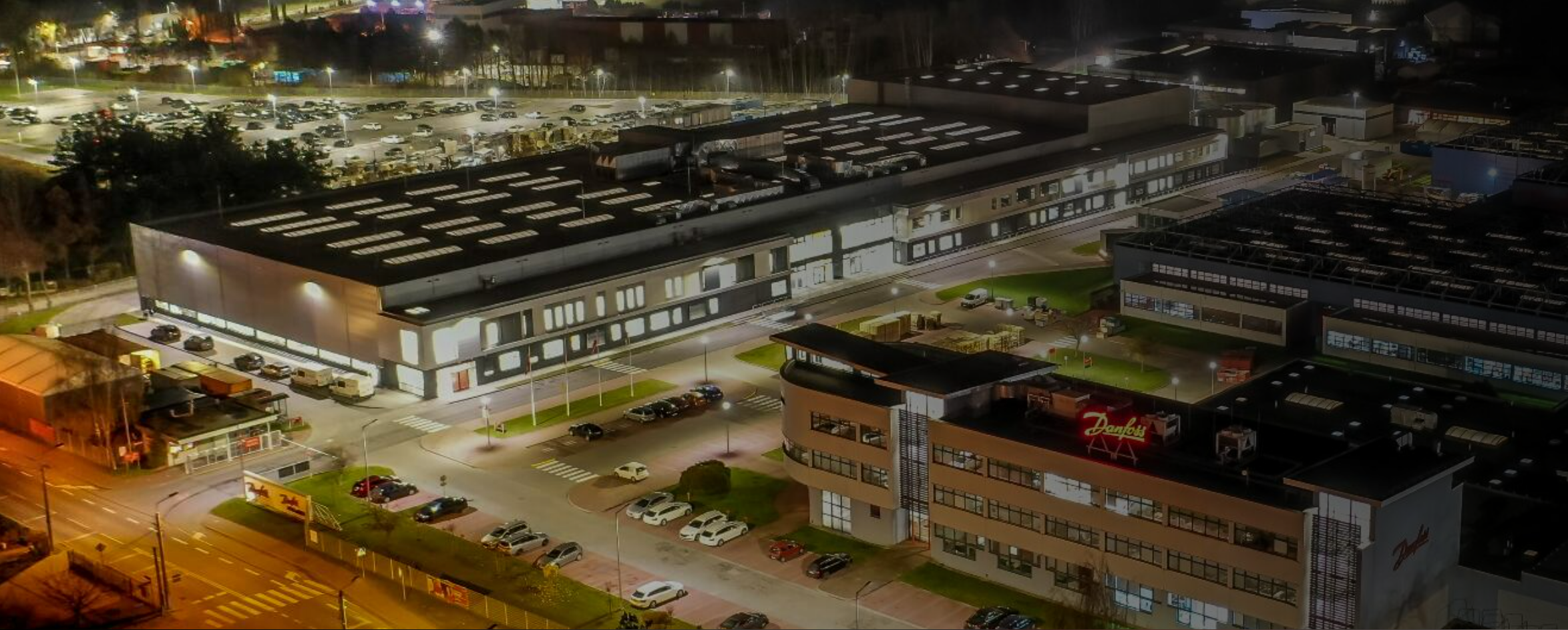 Danfoss’un Polonya’daki yeni fabrikası fosil yakıt kullanmadan 45 üretim hattını çalıştırabiliyor