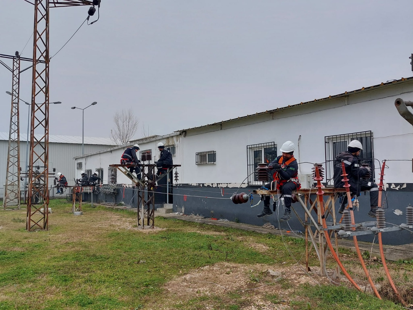  Enerjinin Kahramanlarına Komanda Eğitimi