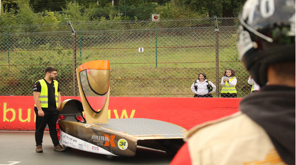 İTÜ ZES Güneş Arabası Ekibi’nin Globaldeki Büyük Başarısı Gururlandırdı 