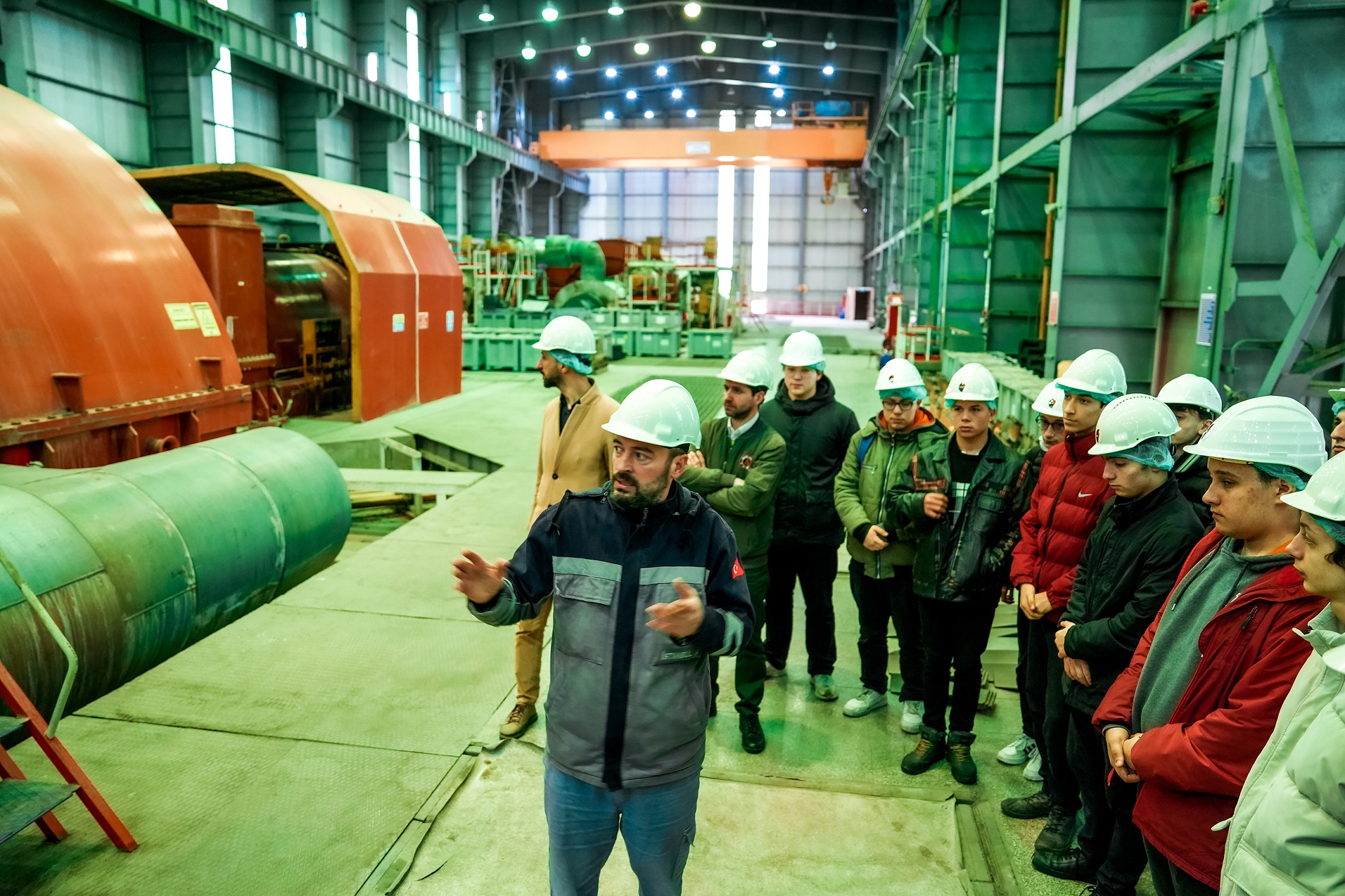 Enerjinin Yıldızları doğal gaz santralinde elektrik üretimini yerinde deneyimledi