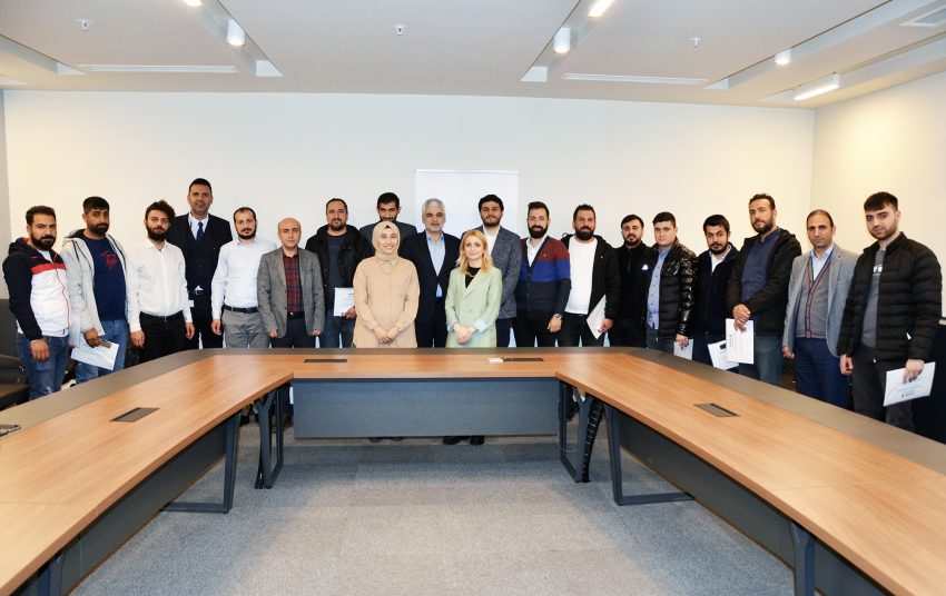 Dicle Elektrik Çalışanlarına ‘Usta-İşçi Projesi’ ile Ustalık Eğitimi Veriyor 