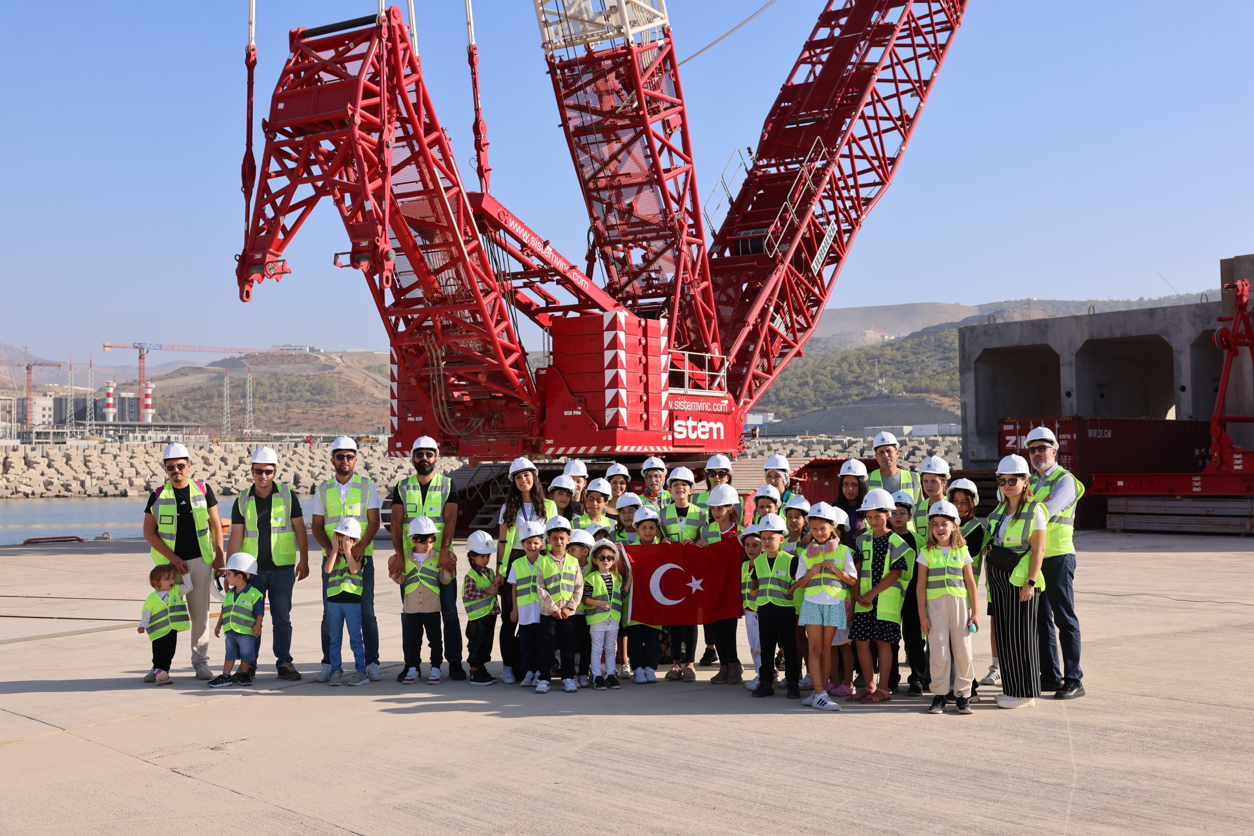 Gülnarlı Öğrencı̇ler Akkuyu NGS Sahasını Gezdi 