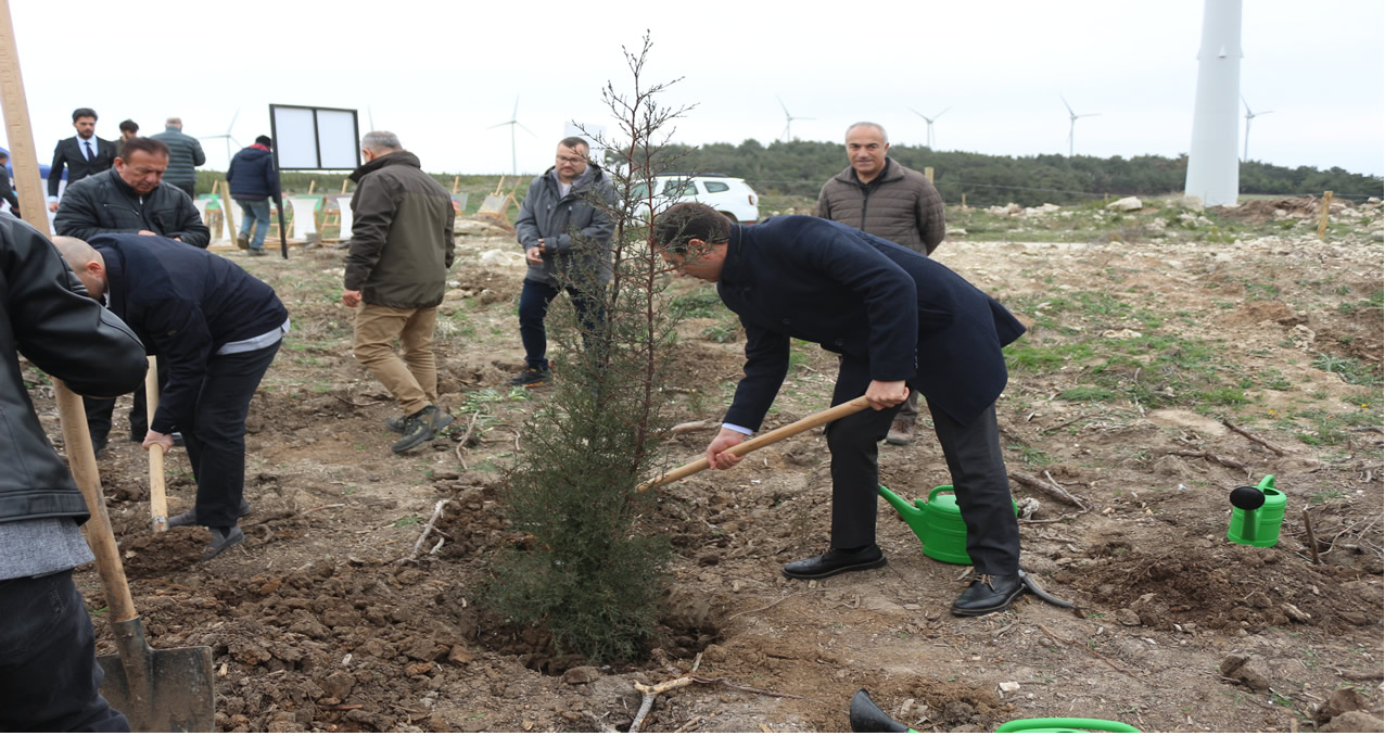 Akfen Holding, Çanakkale’ye Cumhuriyet’in 100. Yılında 100 Bin Ağaçlık Hatıra Ormanı Kuruyor