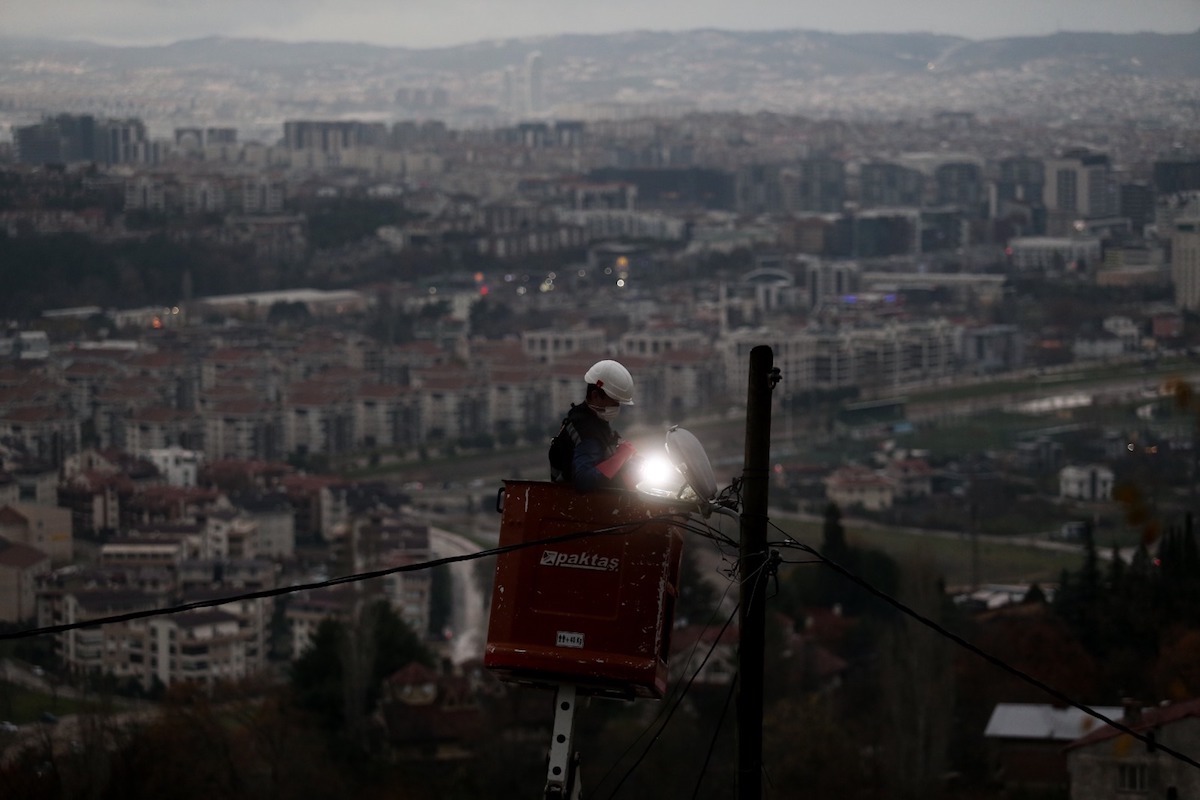 UEDAŞ’TAN BAYRAMDA KESİNTİSİZ ENERJİ HİZMETİ BAYRAMIN ENERJİSİ UEDAŞ’TAN