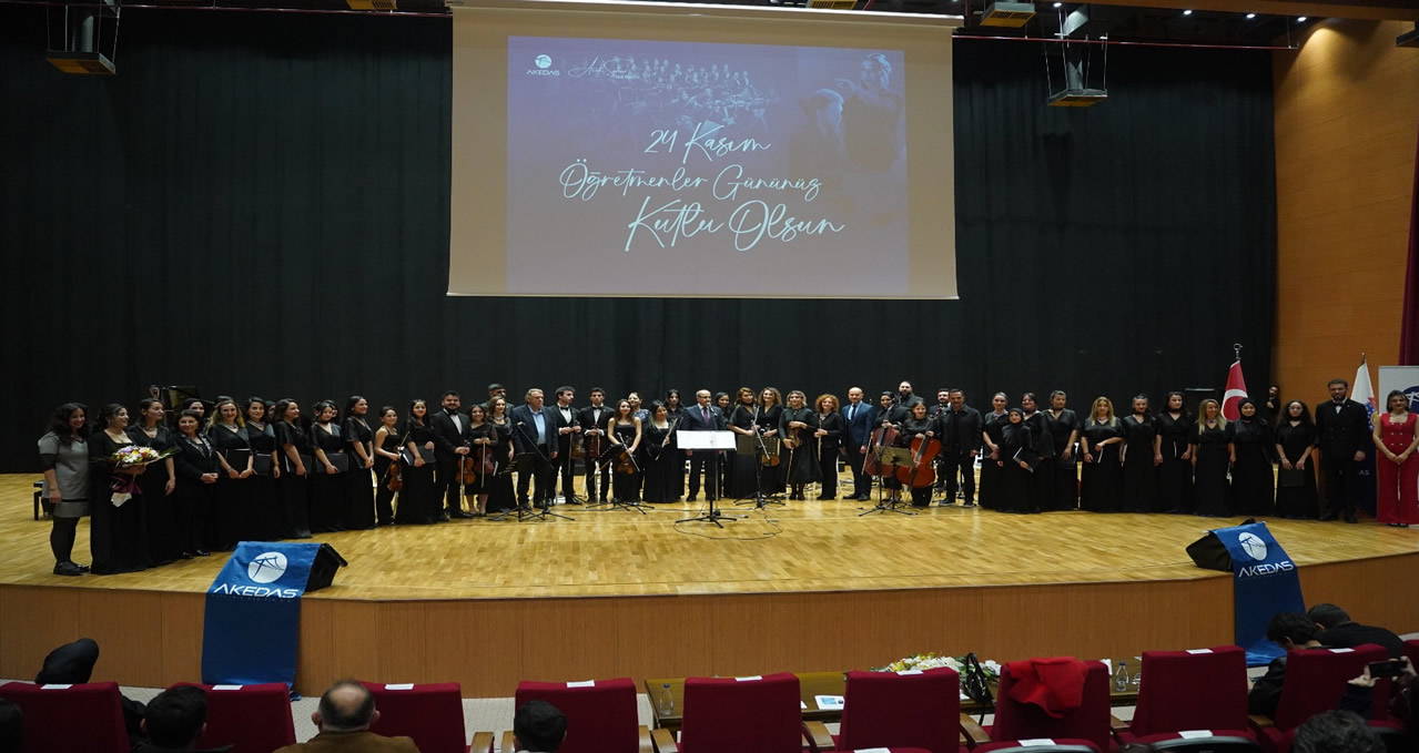 AKEDAŞ’tan 24 Kasım Öğretmenler Günü’nde Anlamlı Etkinlik: “Geleceği Aydınlatanlar”
