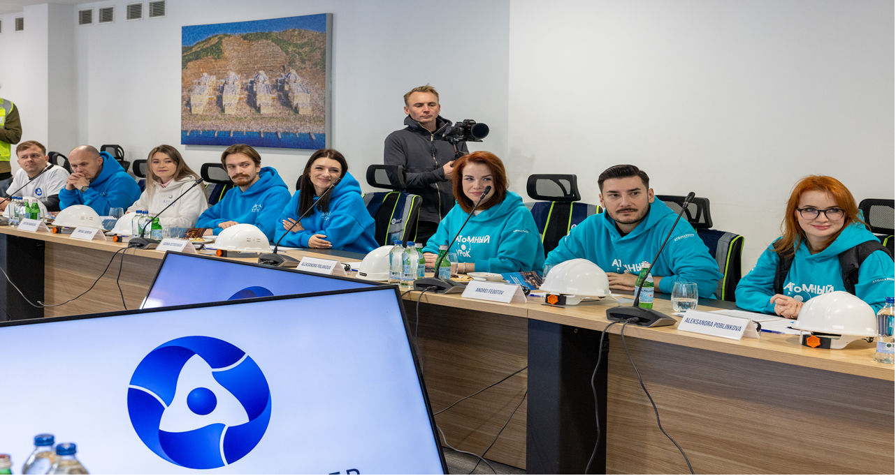 Rusya’dan Gelen Öğretmen Heyeti Akkuyu NGS’yi Ziyaret Etti