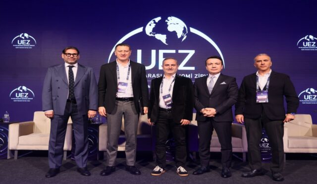 Ekpnomi_zirvesi_2._Gun_3.Panel_Yesil_Ekonomi_ve_Surdurulebilirligin_Yarini