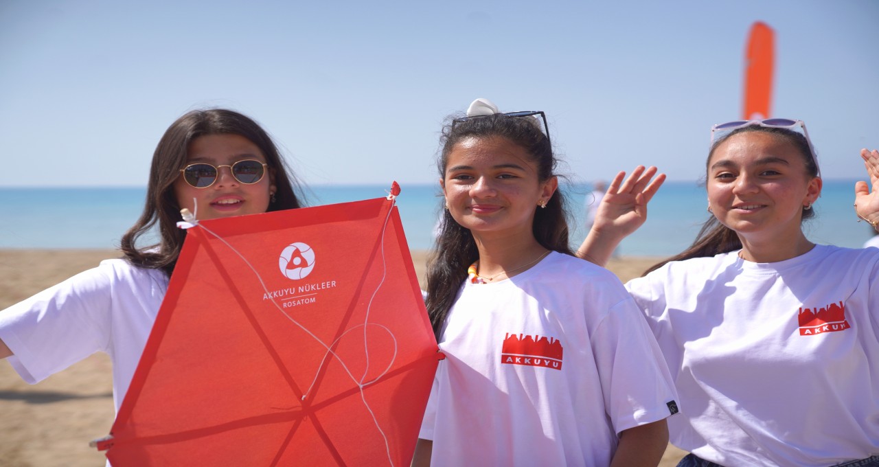 Akkuyu NGS’de Türk ve Rus Öğrenciler Uçurtma Etkinliğinde Buluştu