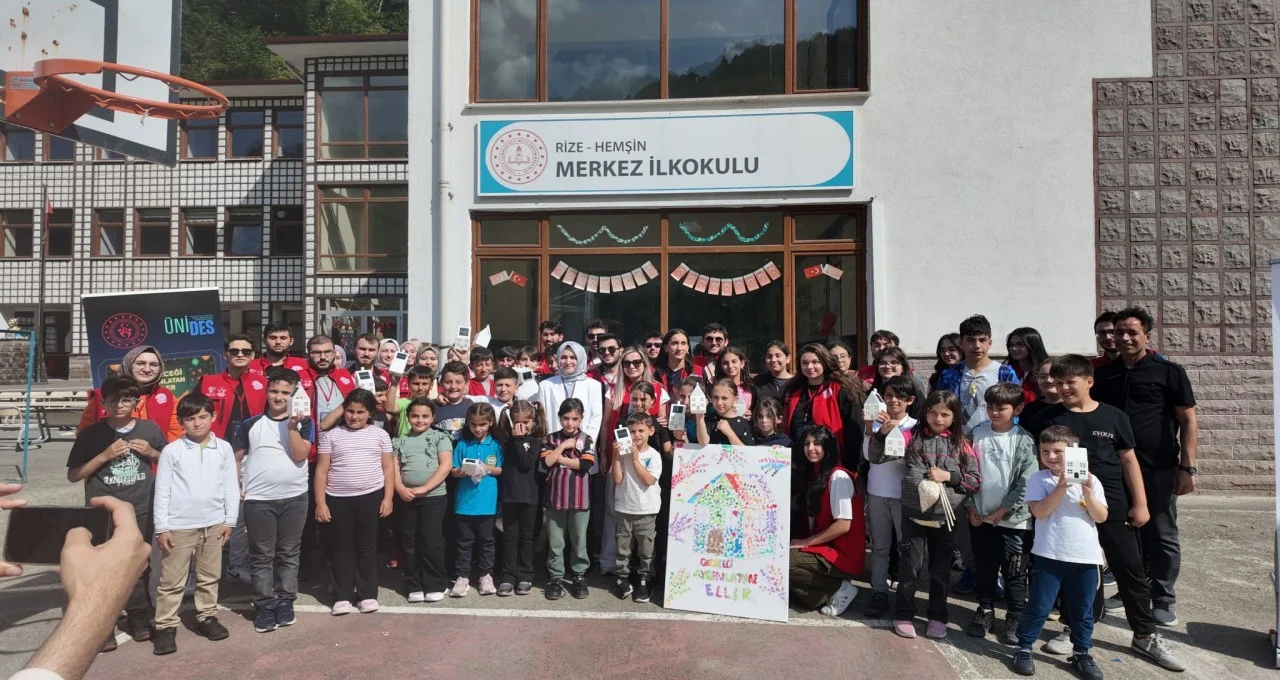 “Geleceği Aydınlatan Eller” Projesiyle  Çocuklara İlham Oldular