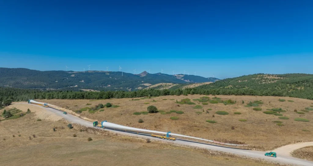 Hareket Türkiye’nin En Uzun Rüzgar Türbini Kanatlarını Taşıdı (1)