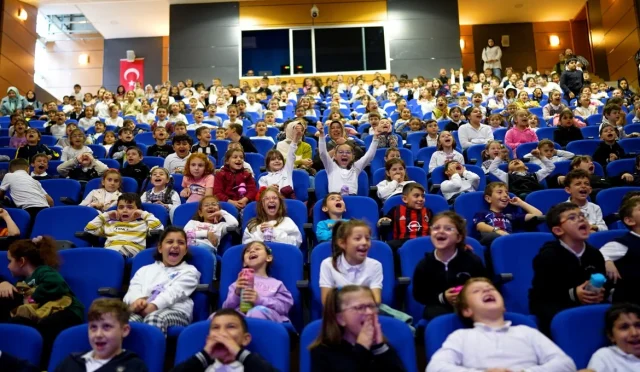 Aksa_Elektrik_cocuk_Tiyatrosu4