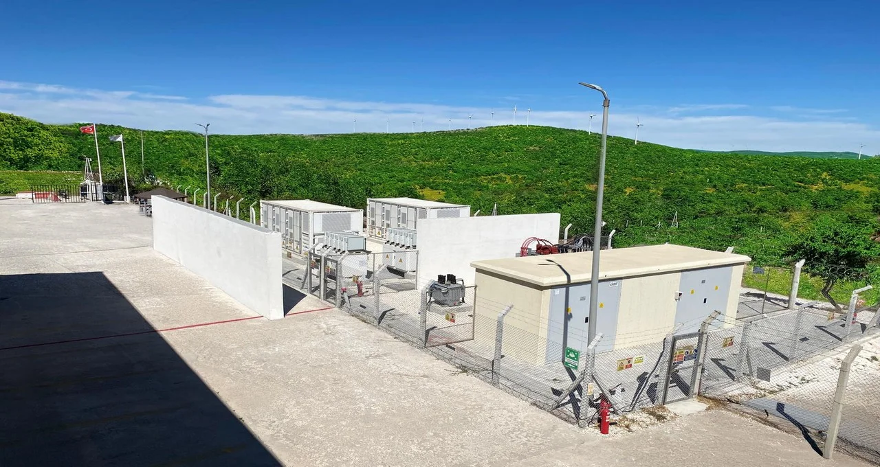 Polat Enerji, Soma RES’te Entegre Elektrik Depolama Sistemini Devreye Aldı