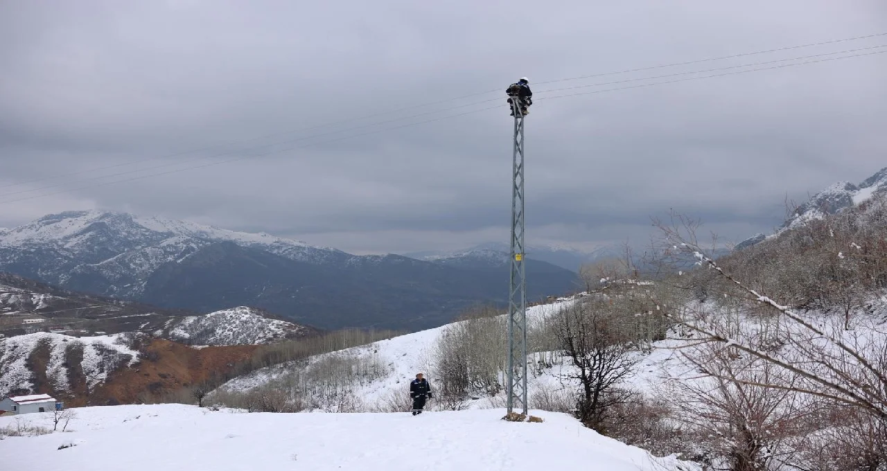 Fırat EDAŞ, Zorlu Kış Şartlarında Tunceli’de Enerji Arzını Sürdürüyor