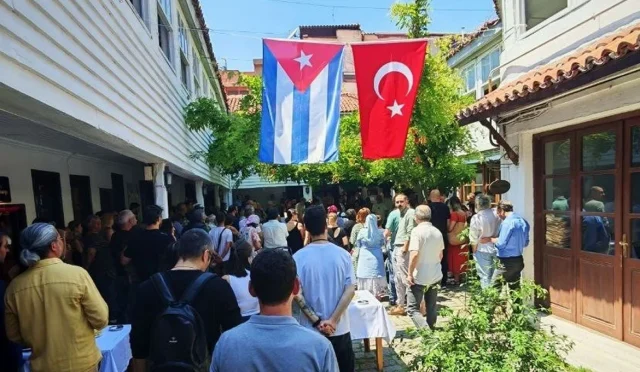 Küba İçin Güneş Topluyoruz Sergisi1