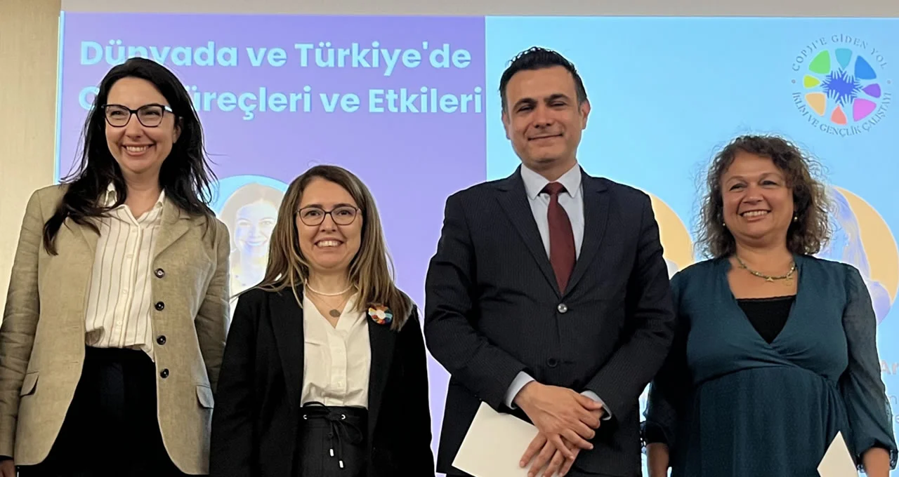 Meral_Mungan Arda_Esra_Ac_Yüksel_Omer_Ozturk_Aslı Dede
