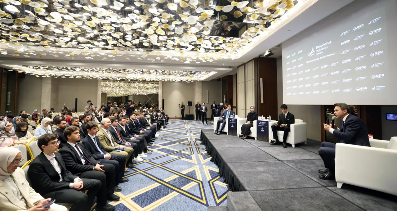 Bakan Bayraktar Genç Diplomasi Derneği 14082026_2