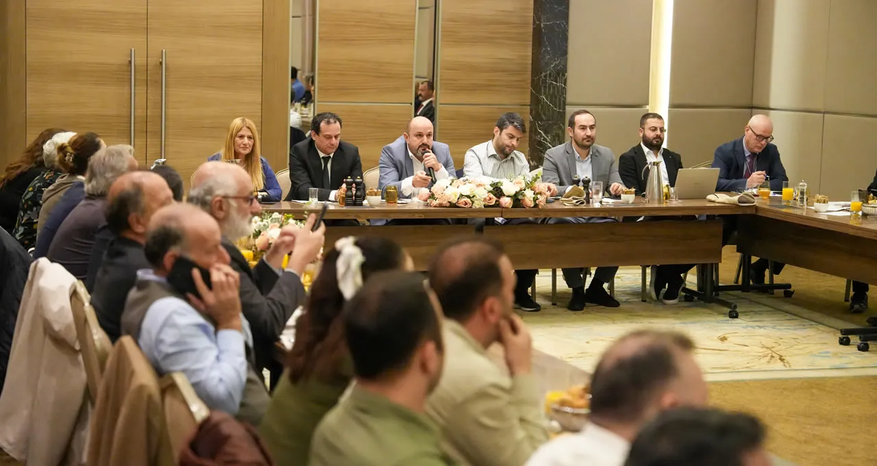 BEDAS 597_muhtarla_bir_araya_geldi-donusturuldugu-kaynak-jpg
