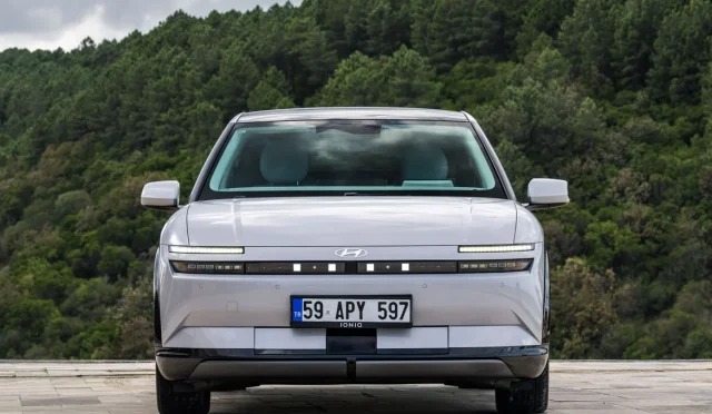 Hyundai IONIQ_3 -2